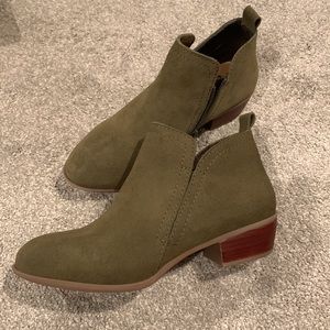 Dina booties. Olive green. Size 7.5. Like new.